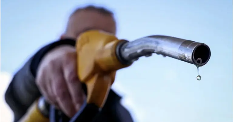 জ্বালানি লাইনে লিকেজের প্রতীকী ছবি